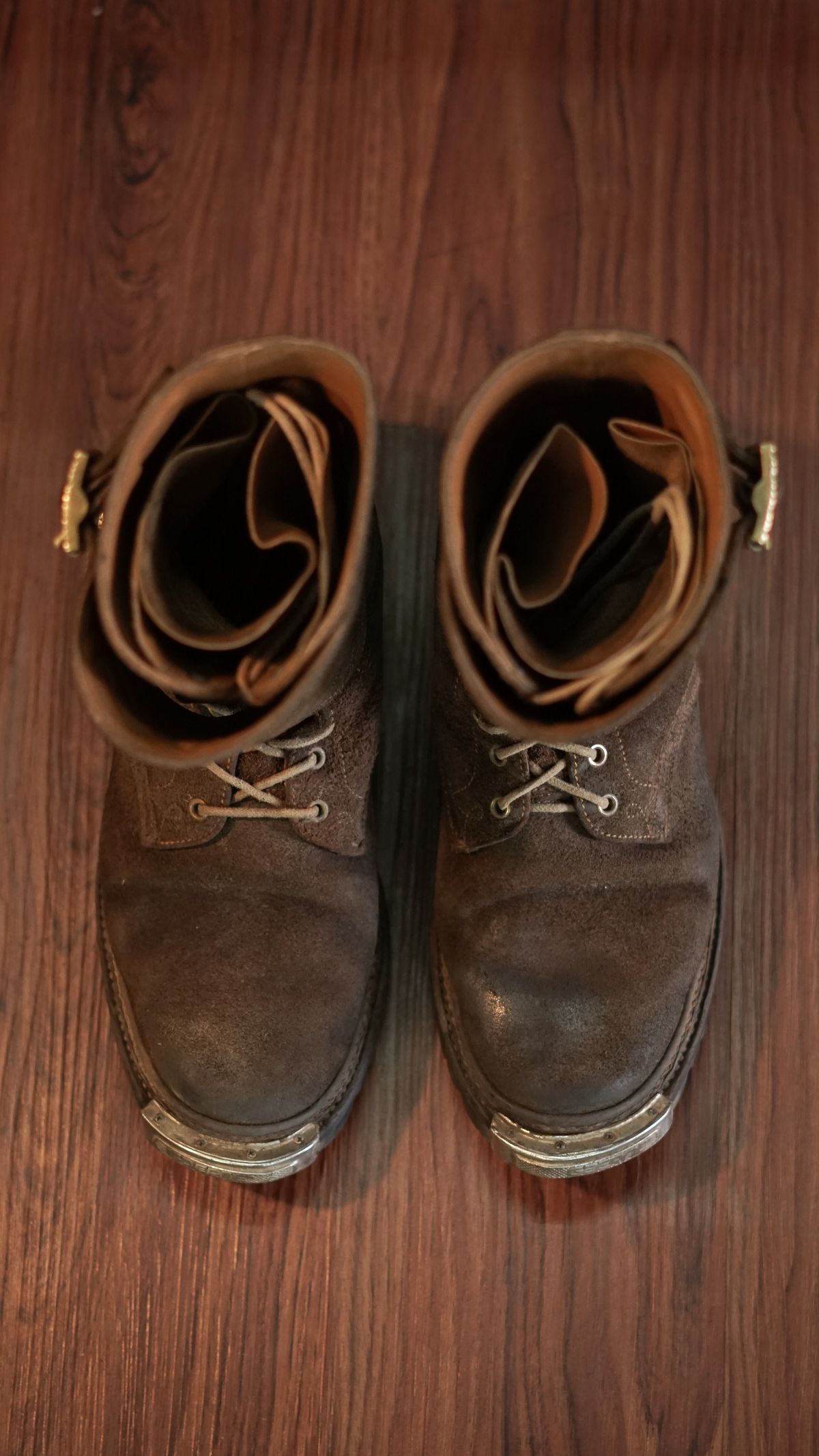 Photo by pungkymardhany on February 2, 2026 of the Fortis Boots Dust Rider in Wickett & Craig Russet Skirting.