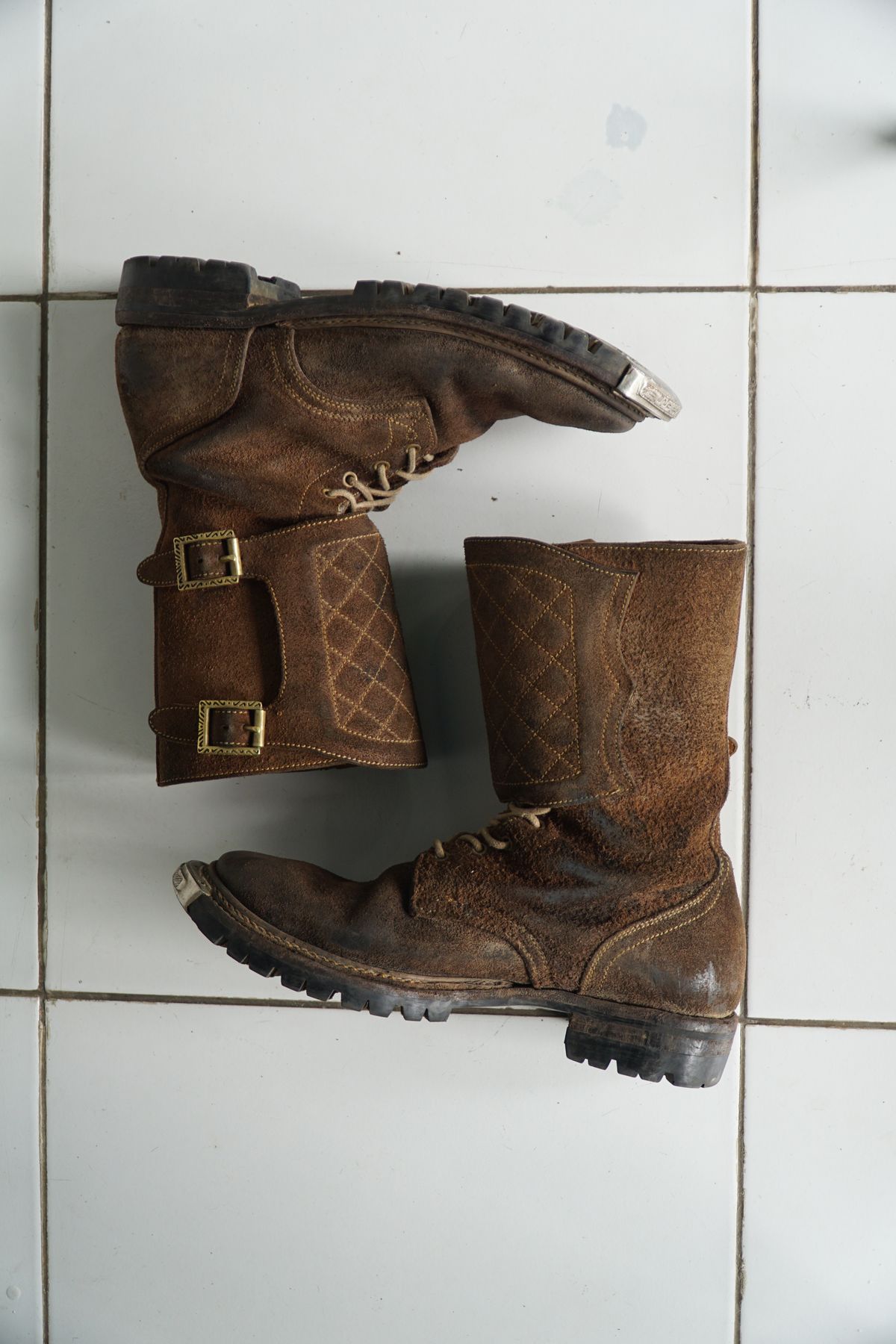 Photo by pungkymardhany on March 3, 2026 of the Fortis Boots Dust Rider in Wickett & Craig Russet Skirting.