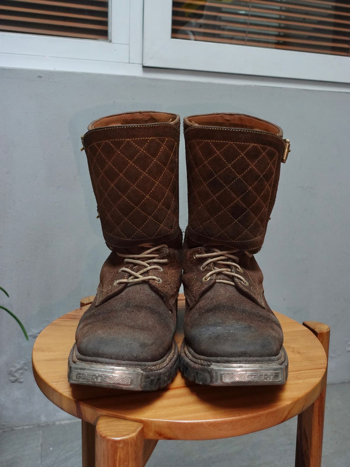 Photo by pungkymardhany on March 31, 2026 of the Fortis Boots Dust Rider in Wickett & Craig Russet Skirting.