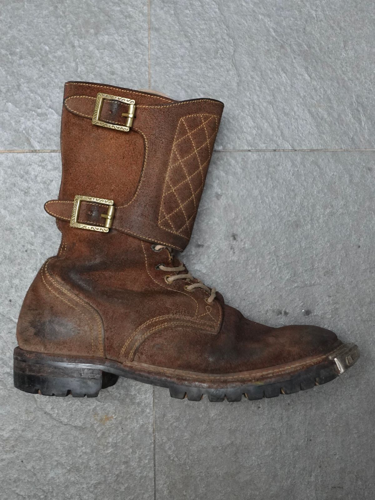 Photo by pungkymardhany on March 31, 2026 of the Fortis Boots Dust Rider in Wickett & Craig Russet Skirting.