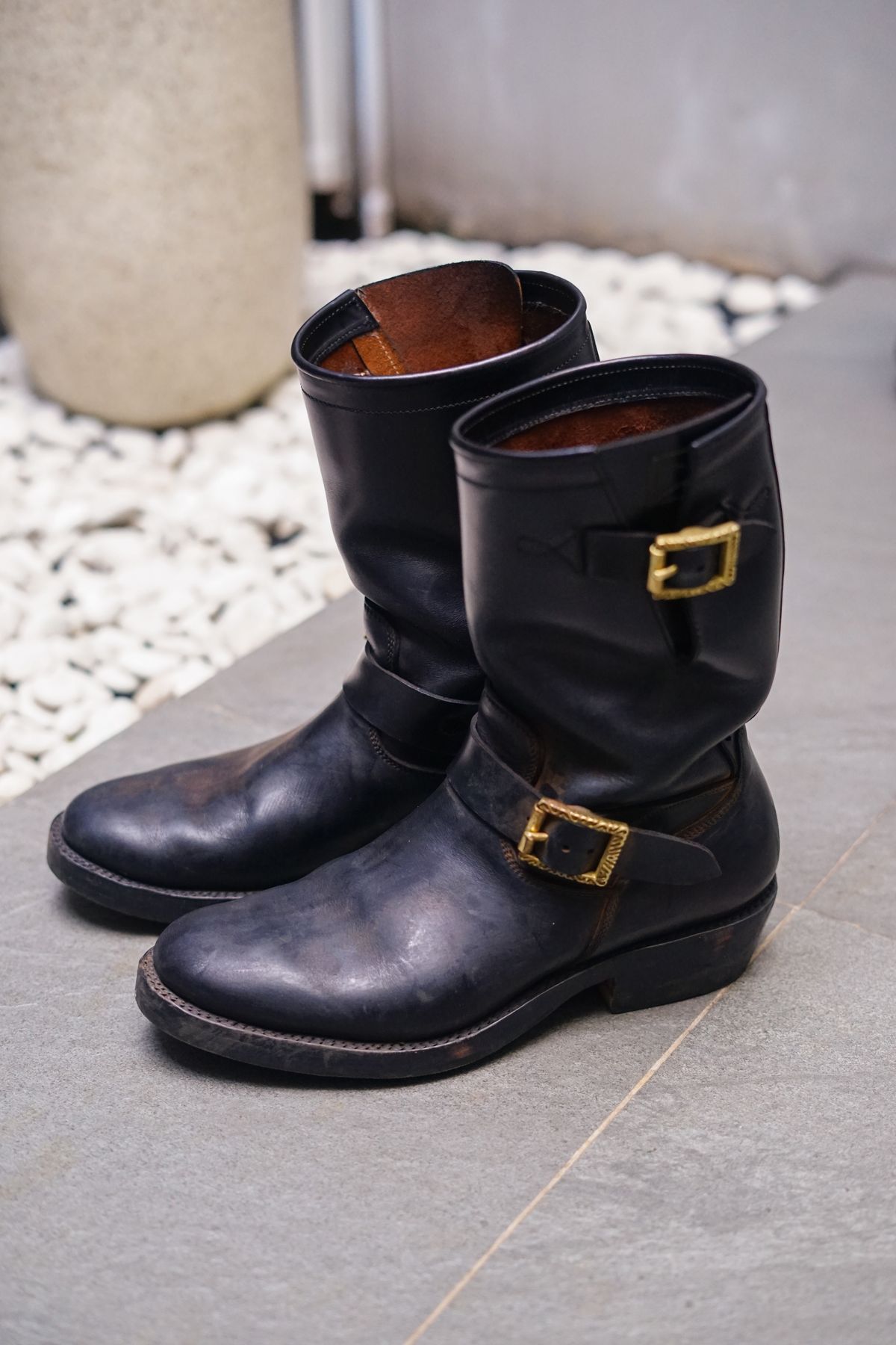 Photo by pungkymardhany on June 10, 2025 of the Fortis Boots Yudistira Engineer Boots in Indonesian Black Teacore.