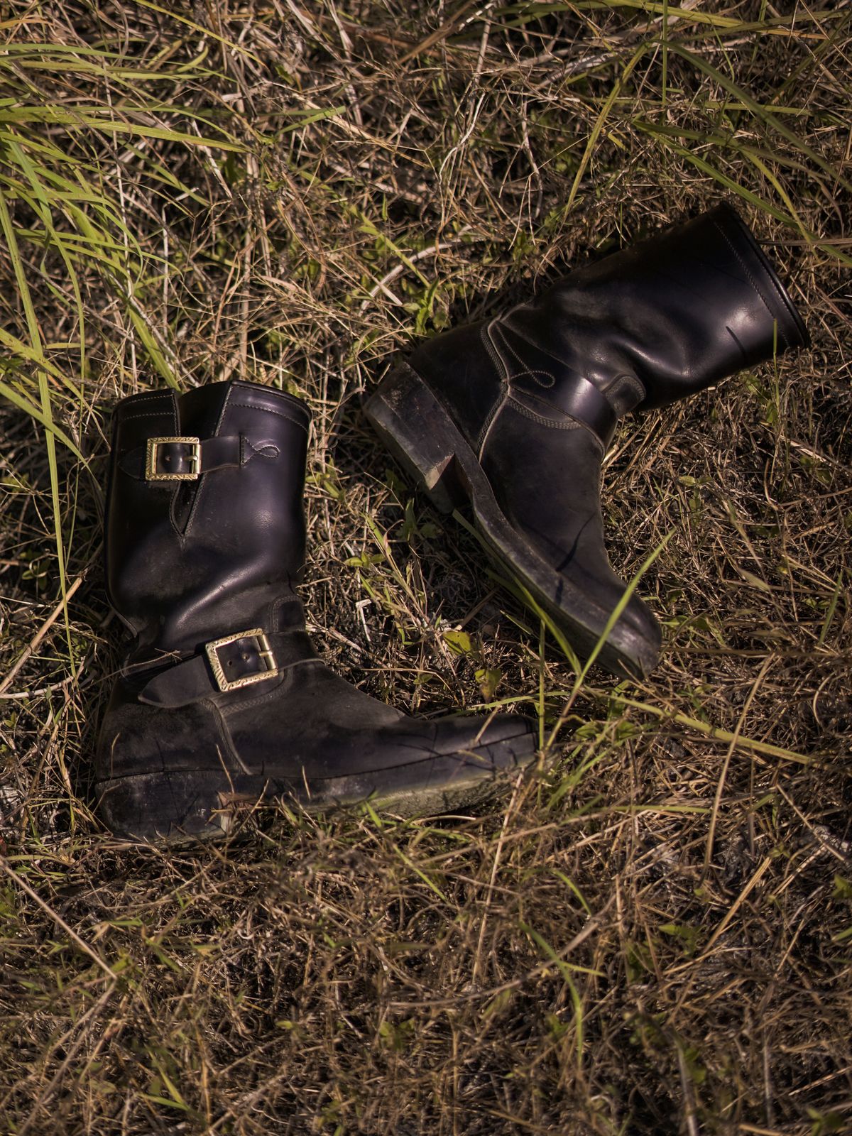 Photo by pungkymardhany on June 19, 2025 of the Fortis Boots Yudistira Engineer Boots in Indonesian Black Teacore.