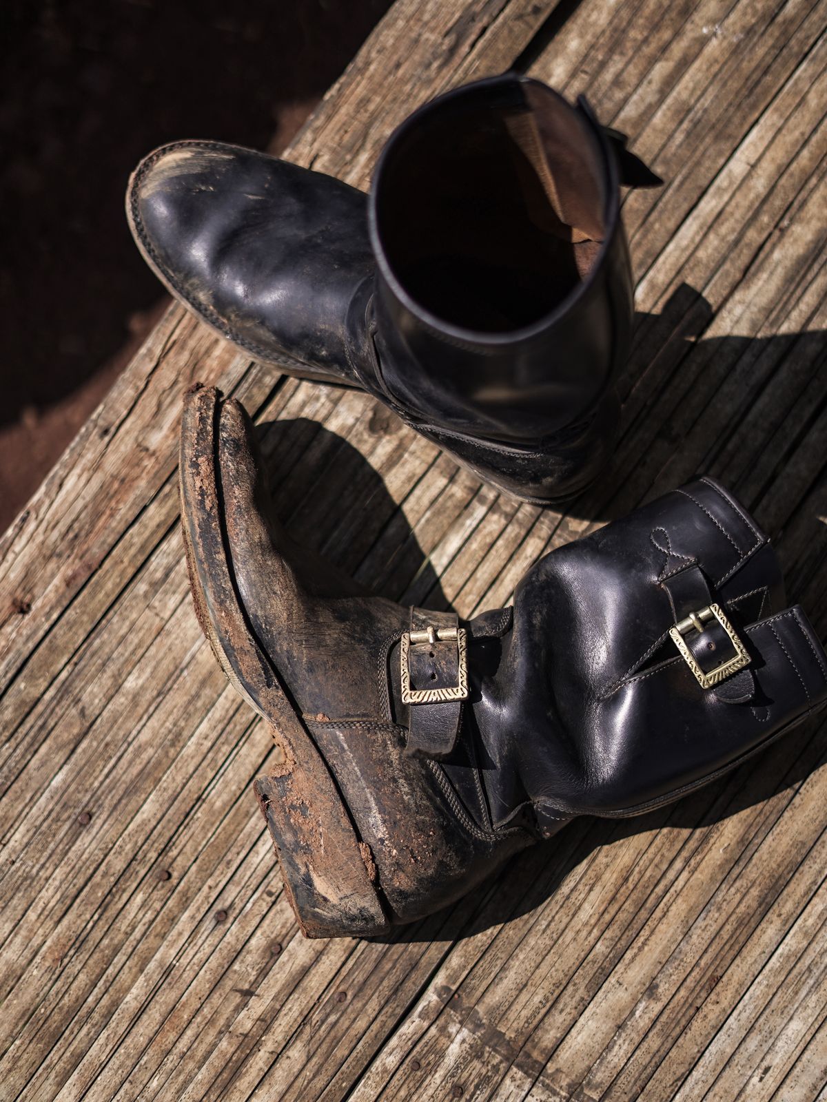 Photo by pungkymardhany on July 6, 2025 of the Fortis Boots Yudistira Engineer Boots in Indonesian Black Teacore.