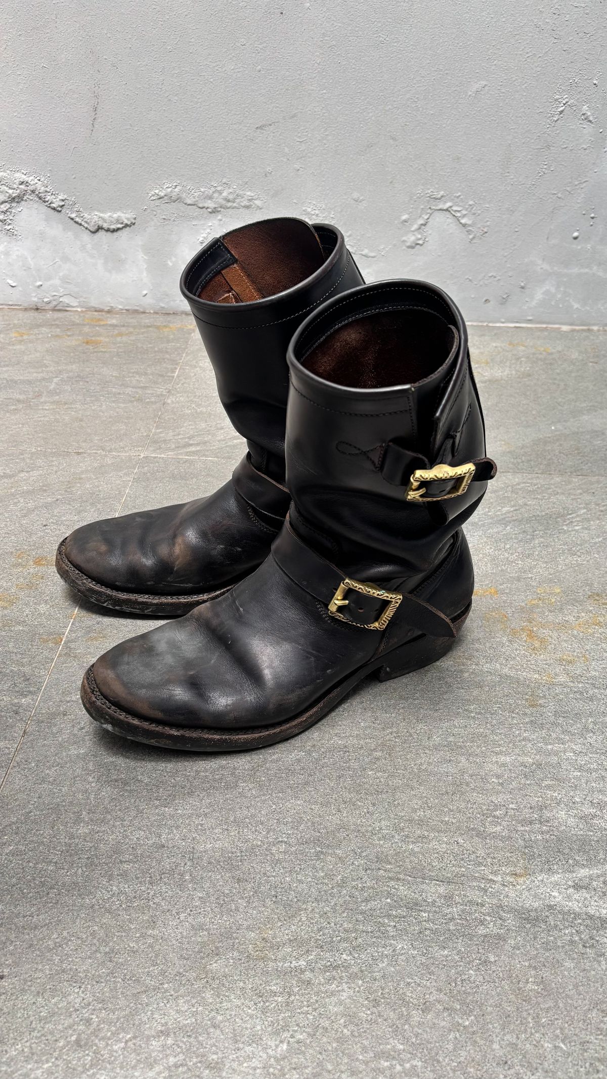 Photo by pungkymardhany on August 14, 2025 of the Fortis Boots Yudistira Engineer Boots in Indonesian Black Teacore.