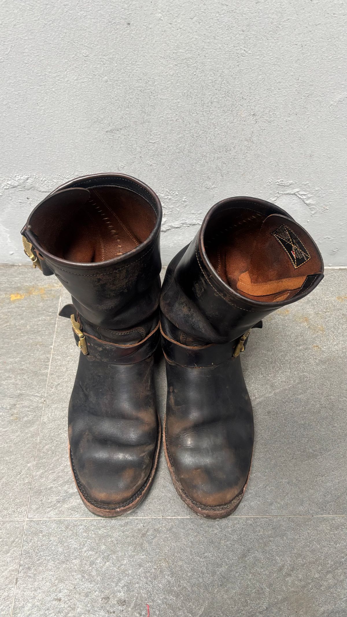 Photo by pungkymardhany on September 18, 2025 of the Fortis Boots Yudistira Engineer Boots in Indonesian Black Teacore.