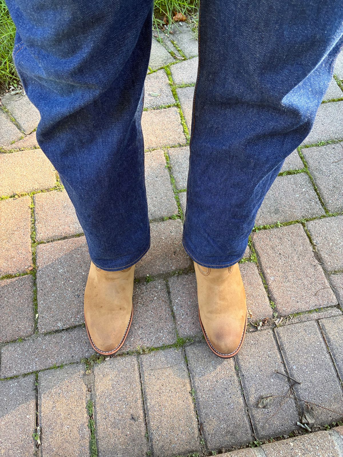 Photo by ARiv on October 1, 2025 of the Redwing 8060 in S.B. Foot Hawthorne Muleskinner.