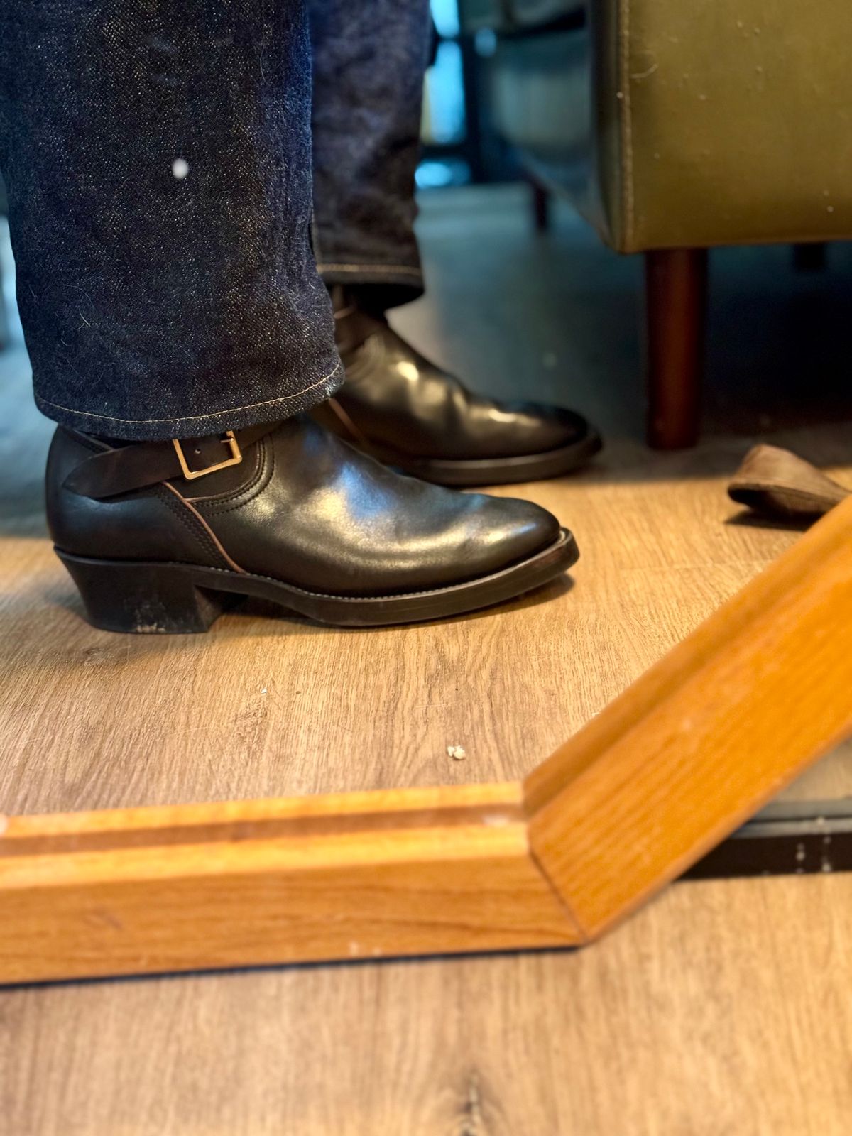 Photo by lrodeffer on October 31, 2025 of the Unsung House U22-2 Engineers in Maryam Toscanello Horsebutt Overdyed Black.