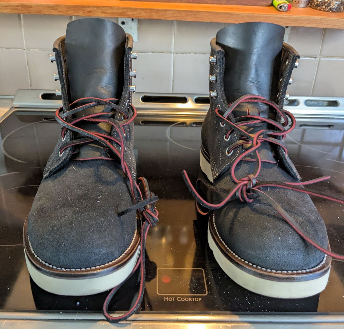Photo by albone on June 3, 2026 of the Luos Jiet City Railway Boot in Black Grain Cowhide Reverse (Short Hair).