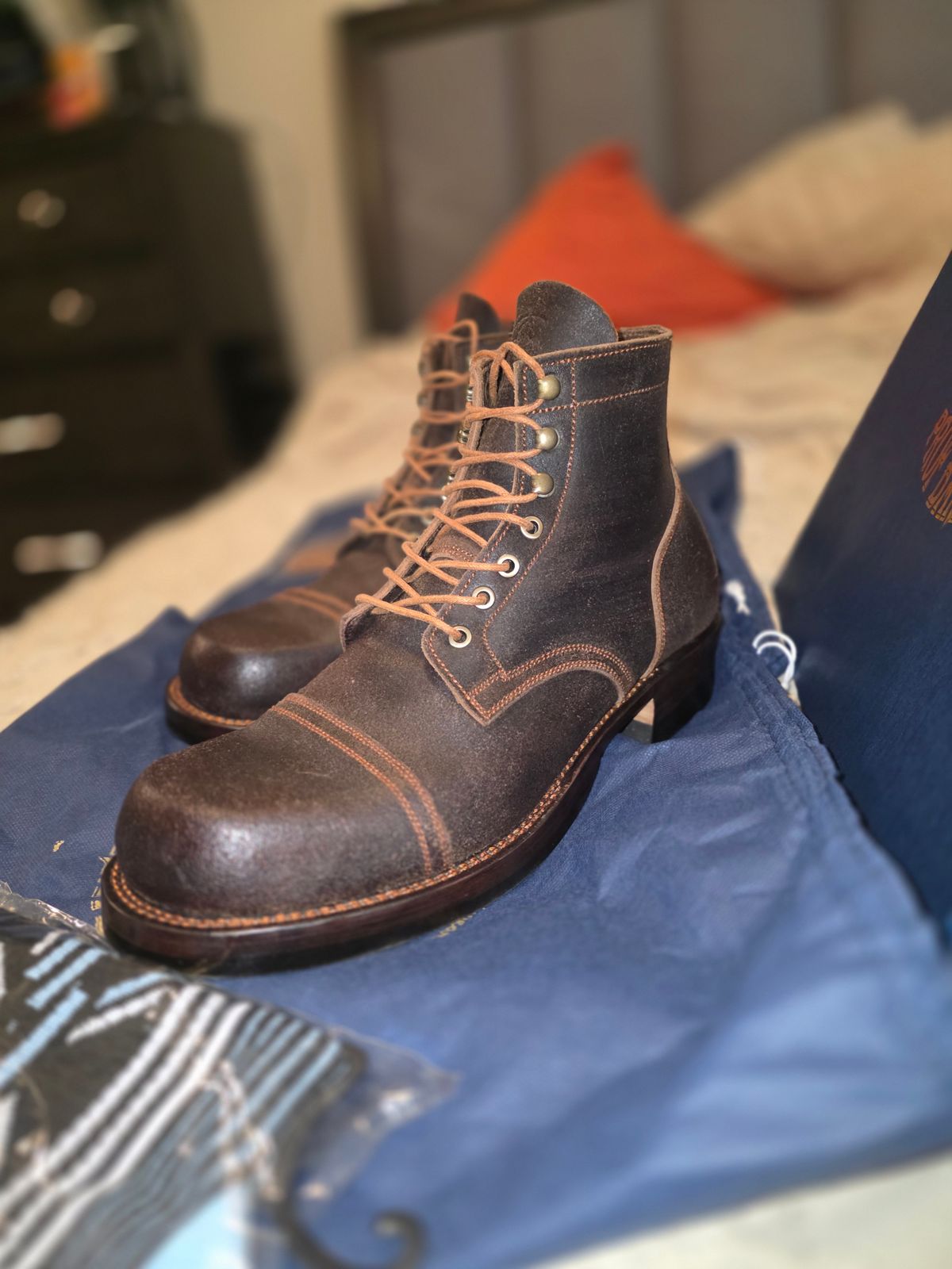 Photo by bluedevilish on August 28, 2025 of the Prof Barnets Bulky Cap Toe Boots in Horween Dark Brown Waxed Flesh.
