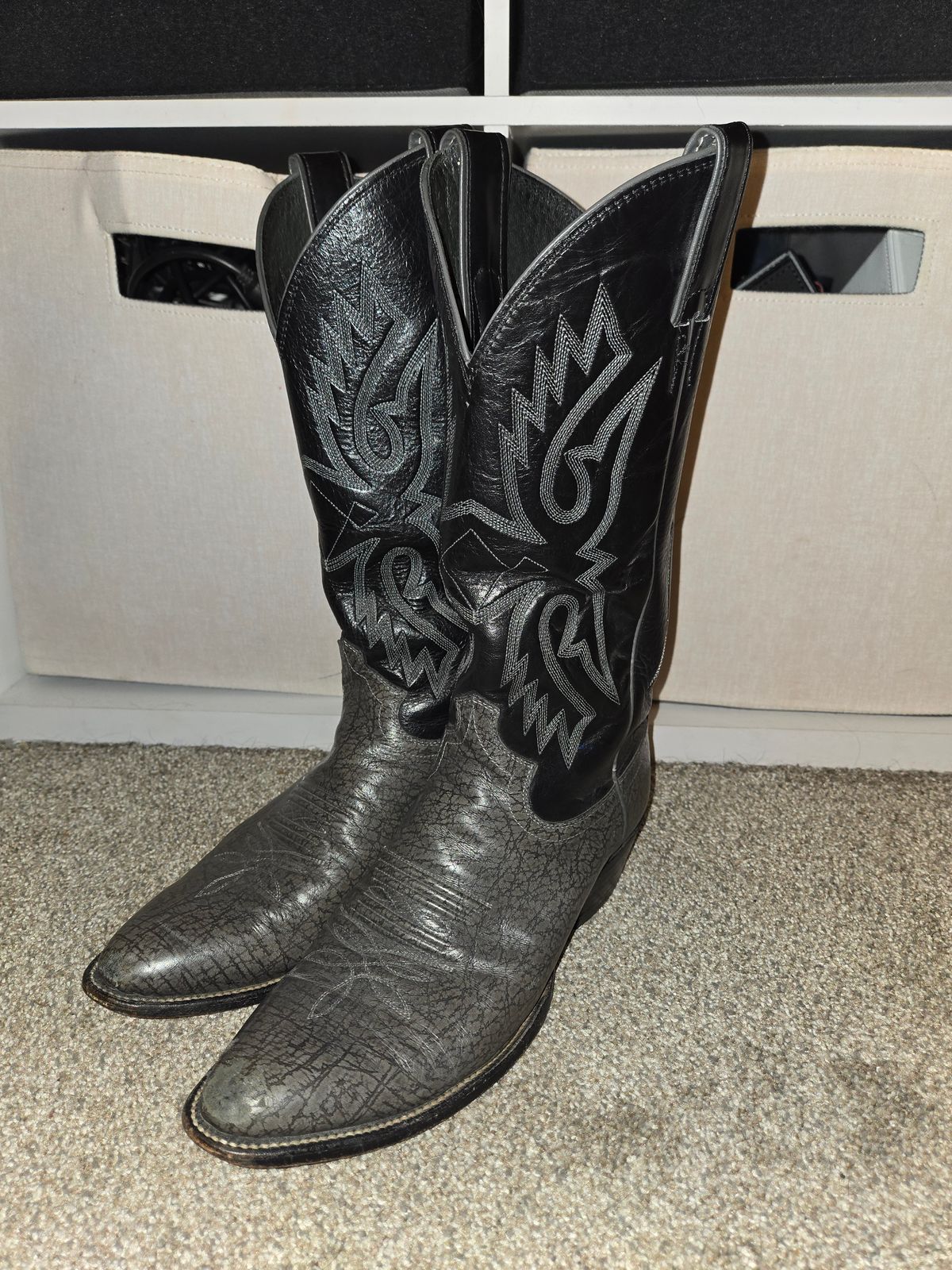 Photo by Jackpot_Johnson on May 22, 2026 of the Justin 9044 in Cowhide.