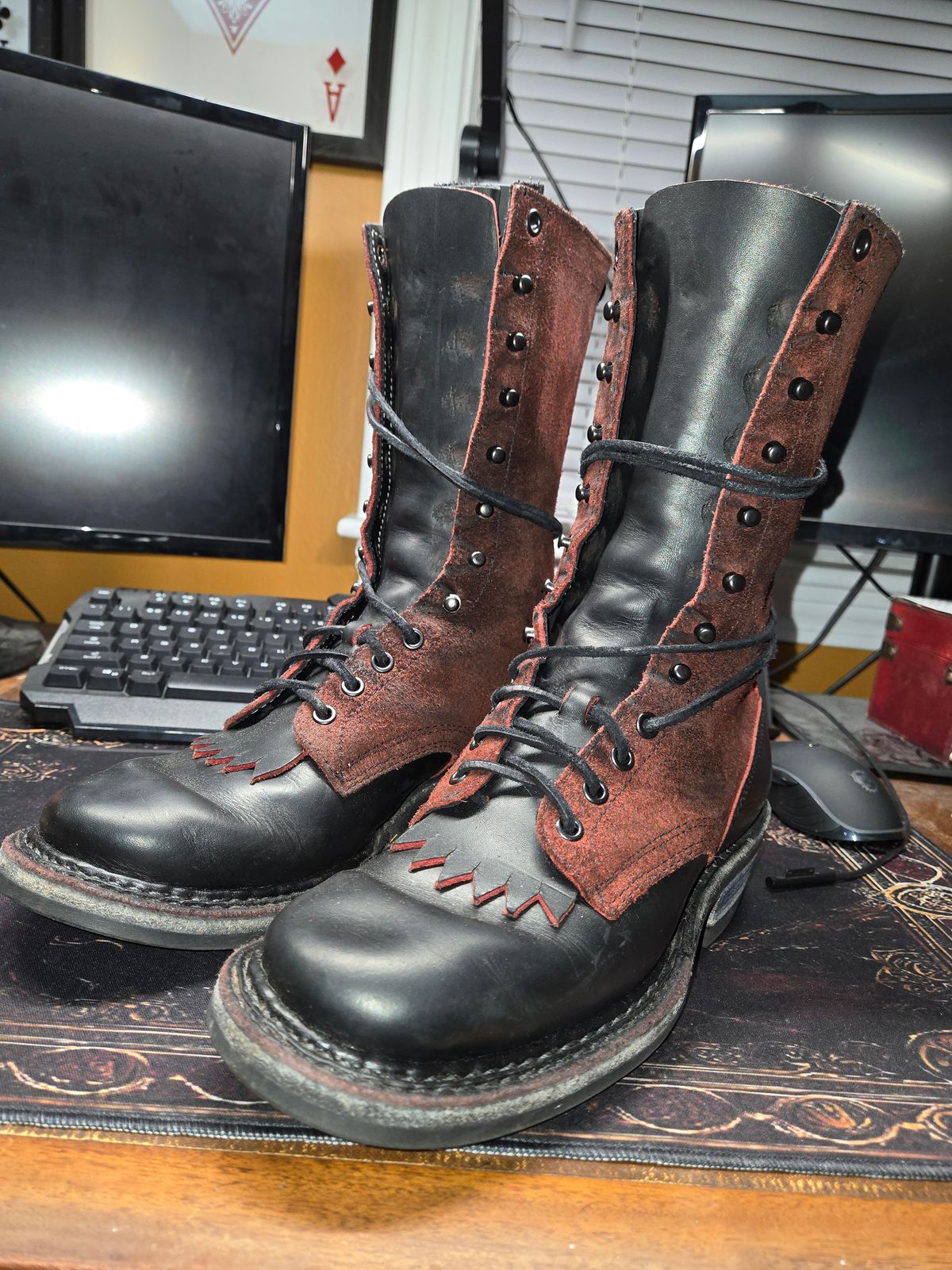 Photo by Jackpot_Johnson on May 29, 2026 of the White's White's / Rose Anvil Drifter 4.0 in Seidel / Rose Anvil Bloodcore.