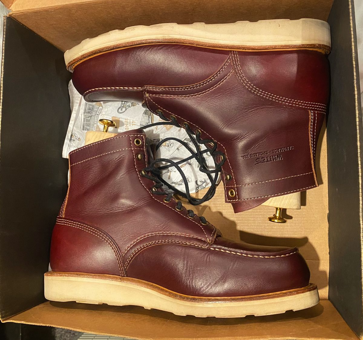 Photo by undifferentiated on October 8, 2025 of the White's Perry 6" Select in Seidel Burgundy Double Shot.