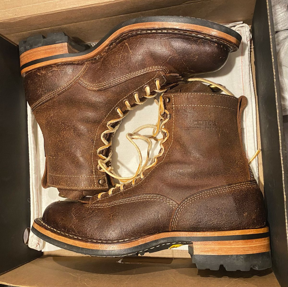 Photo by undifferentiated on October 8, 2025 of the White's 7” Custom MTO LTT in C.F. Stead Urban Brown Crazy Cow.