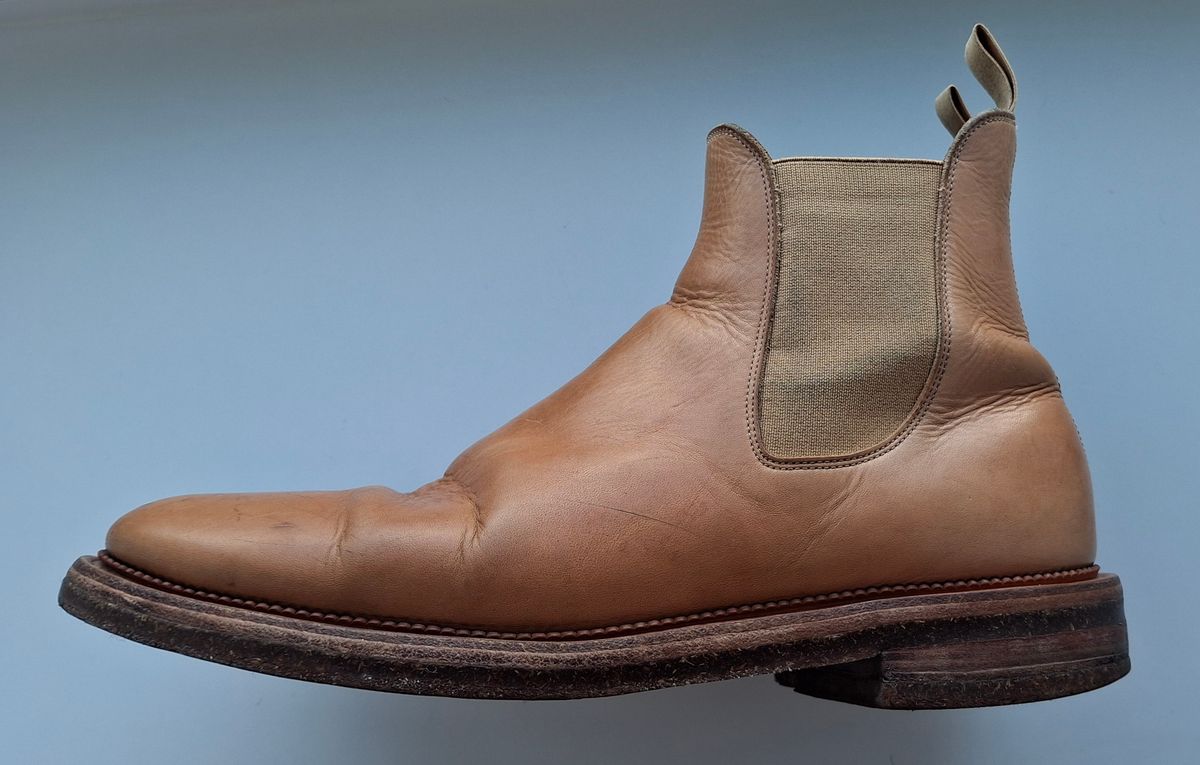 Photo by Mark on February 3, 2025 of the Viberg Chelsea in Conceria 800 Champagne Washed Vachetta.