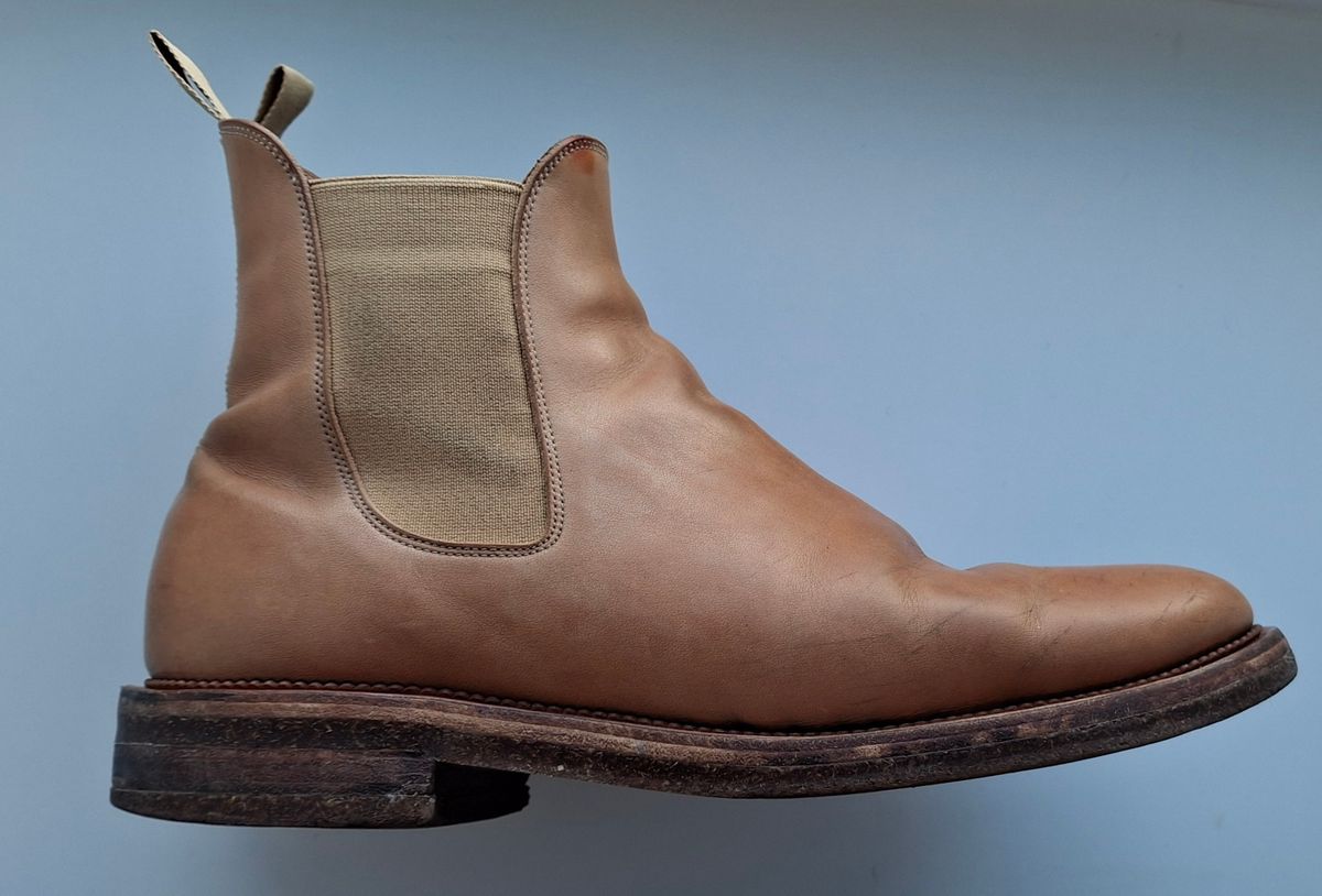Photo by Mark on February 3, 2025 of the Viberg Chelsea in Conceria 800 Champagne Washed Vachetta.