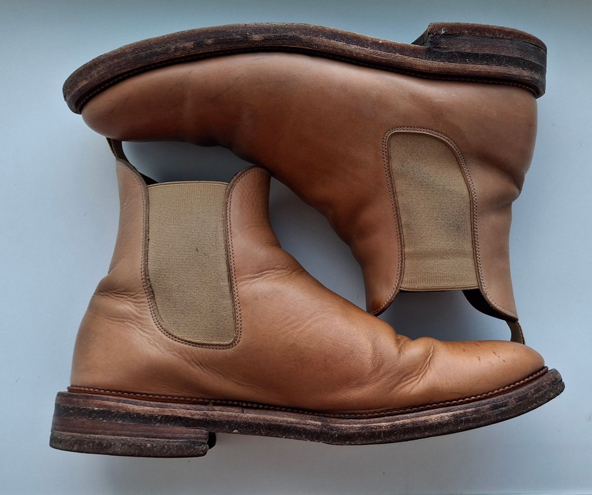 Photo by Mark on February 3, 2025 of the Viberg Chelsea in Conceria 800 Champagne Washed Vachetta.