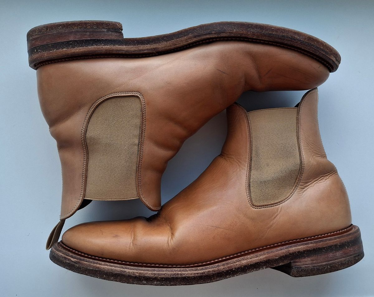 Photo by Mark on February 3, 2025 of the Viberg Chelsea in Conceria 800 Champagne Washed Vachetta.