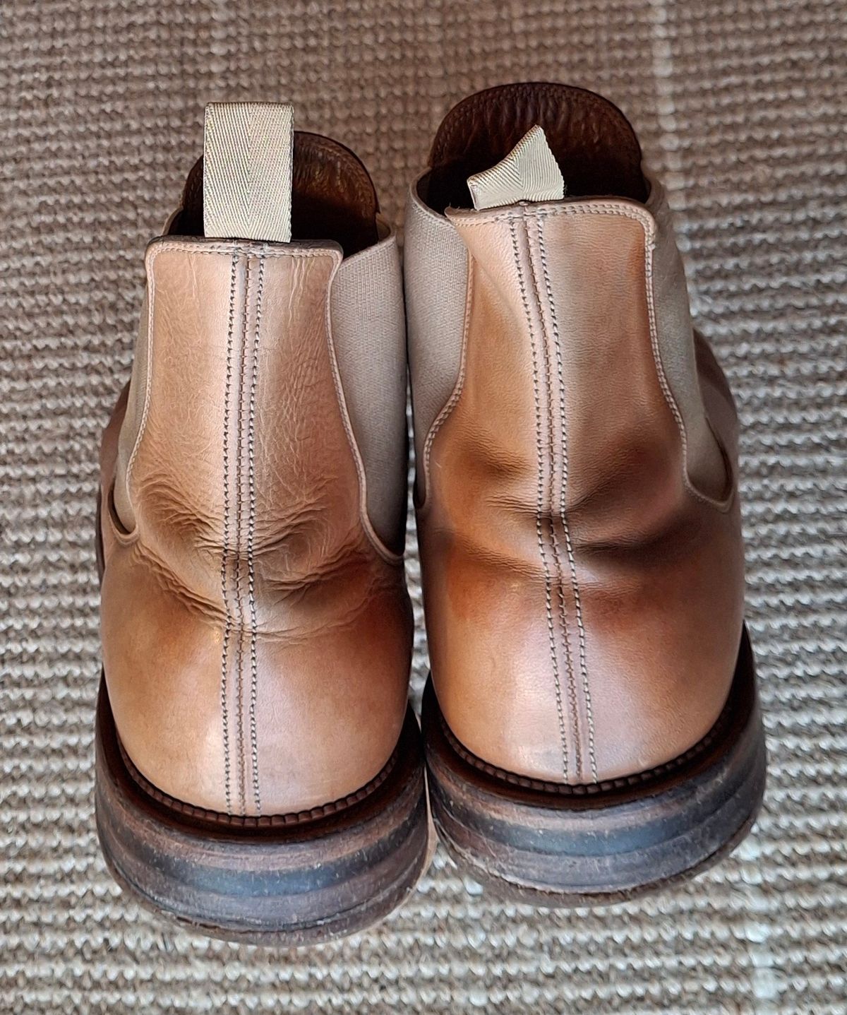 Photo by Mark on April 5, 2025 of the Viberg Chelsea in Conceria 800 Champagne Washed Vachetta.