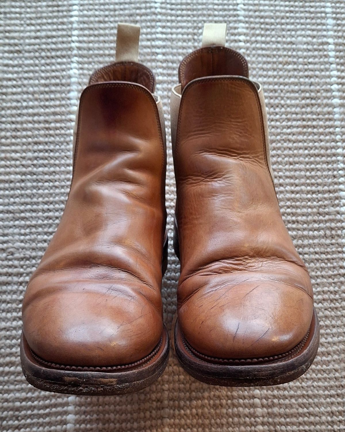 Photo by Mark on April 5, 2025 of the Viberg Chelsea in Conceria 800 Champagne Washed Vachetta.