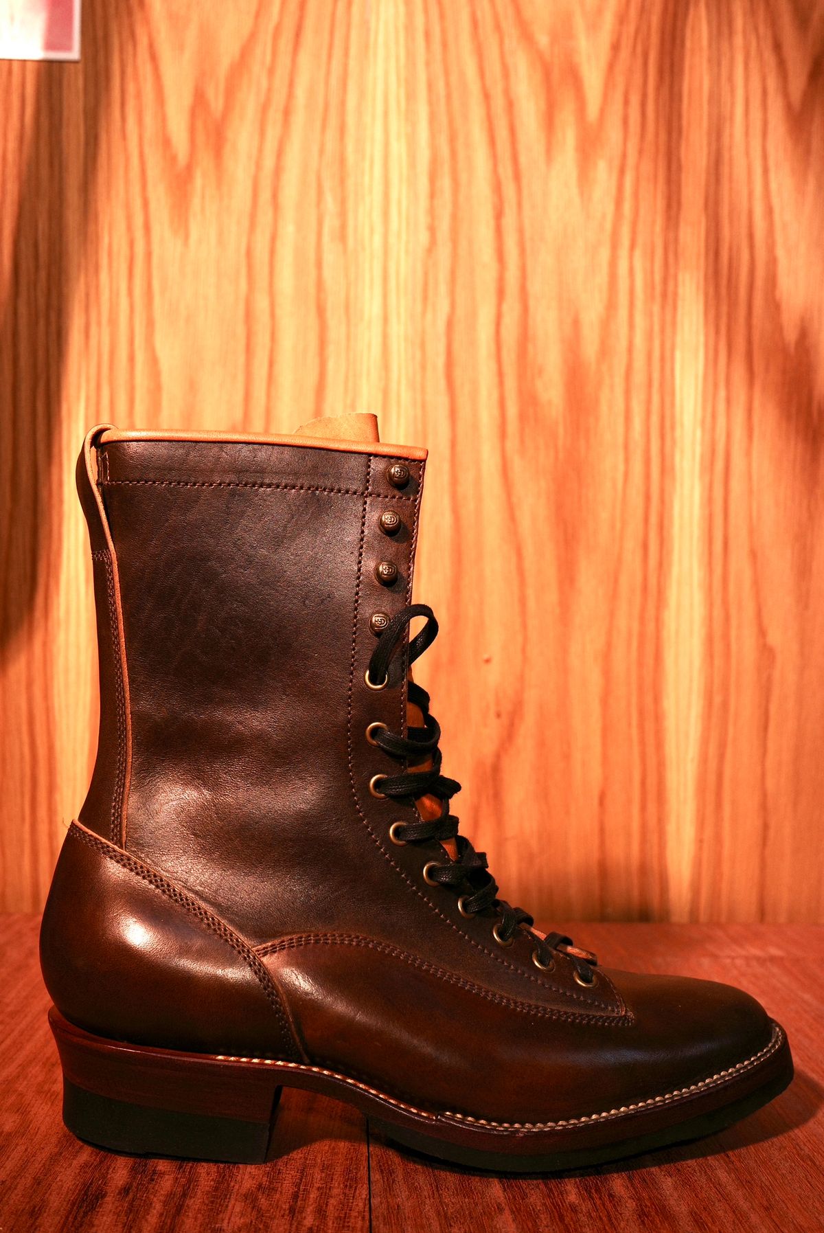 Photo by bricra1983 on October 1, 2024 of the Flame Panda Lace To Toe in Maryam Natural Horsebutt Overdyed Brown then Black.