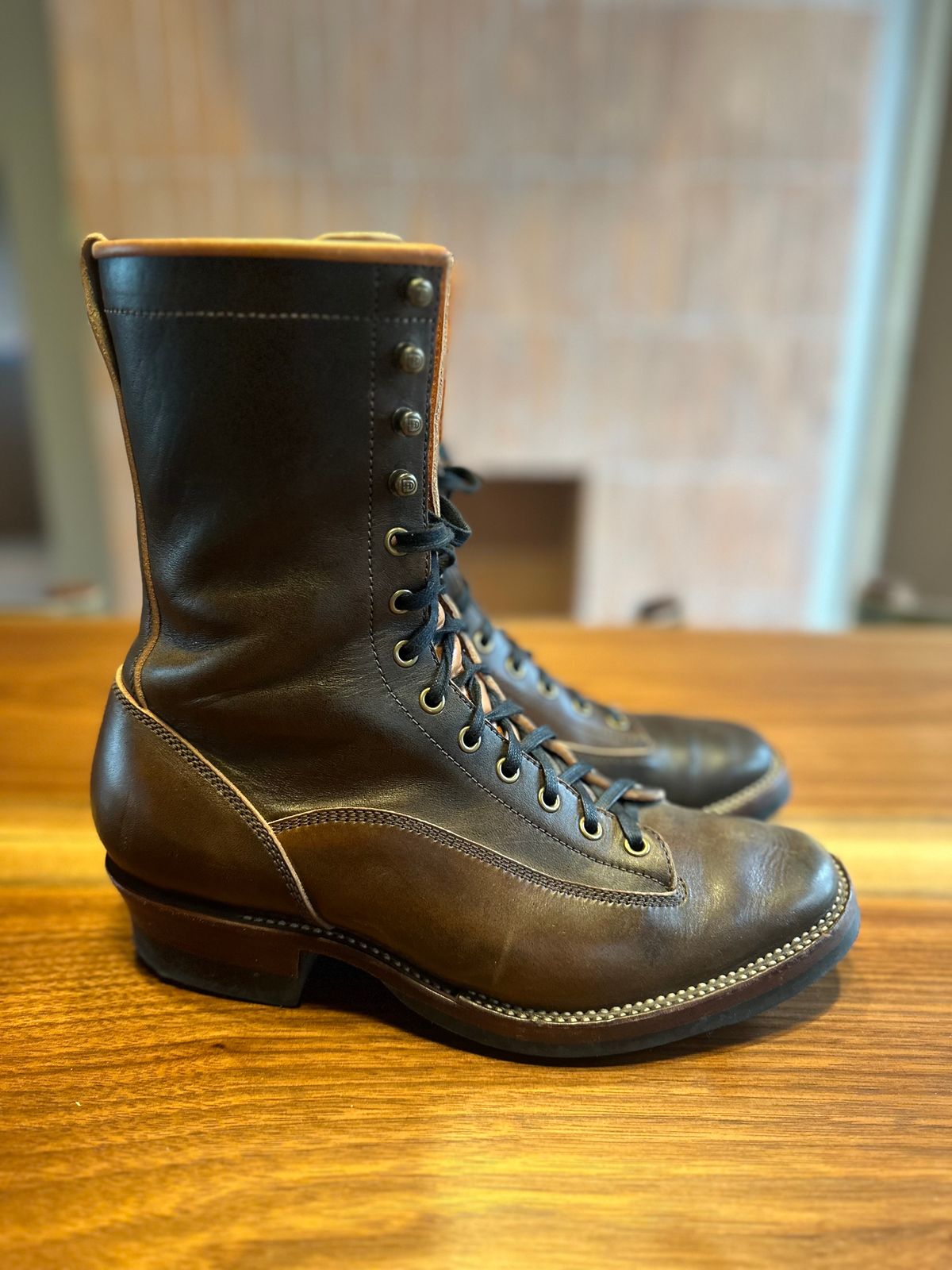 Photo by bricra1983 on November 2, 2024 of the Flame Panda Lace To Toe in Maryam Natural Horsebutt Overdyed Brown then Black.