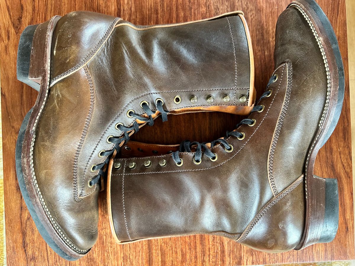 Photo by bricra1983 on December 11, 2024 of the Flame Panda Lace To Toe in Maryam Natural Horsebutt Overdyed Brown then Black.