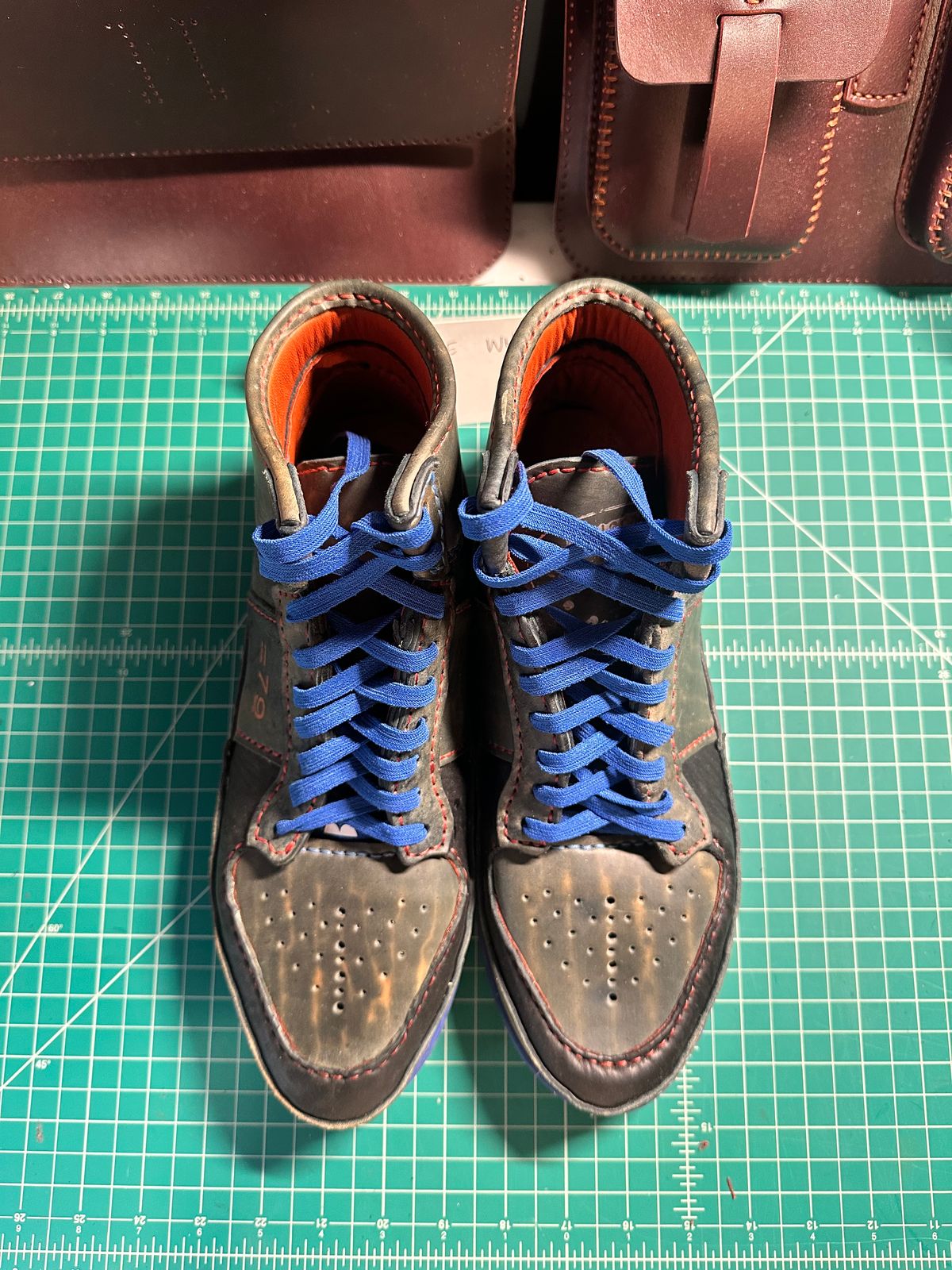 Photo by bricra1983 on October 1, 2025 of the Self-Made Hand Stitched Hi Top in Guidi Blue Reverse Horsebutt.
