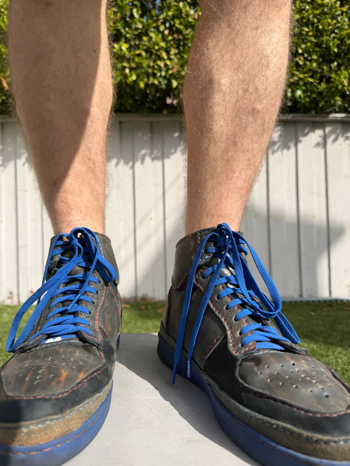 Photo by bricra1983 on November 3, 2025 of the Self-Made Hand Stitched Hi Top in Guidi Blue Reverse Horsebutt.