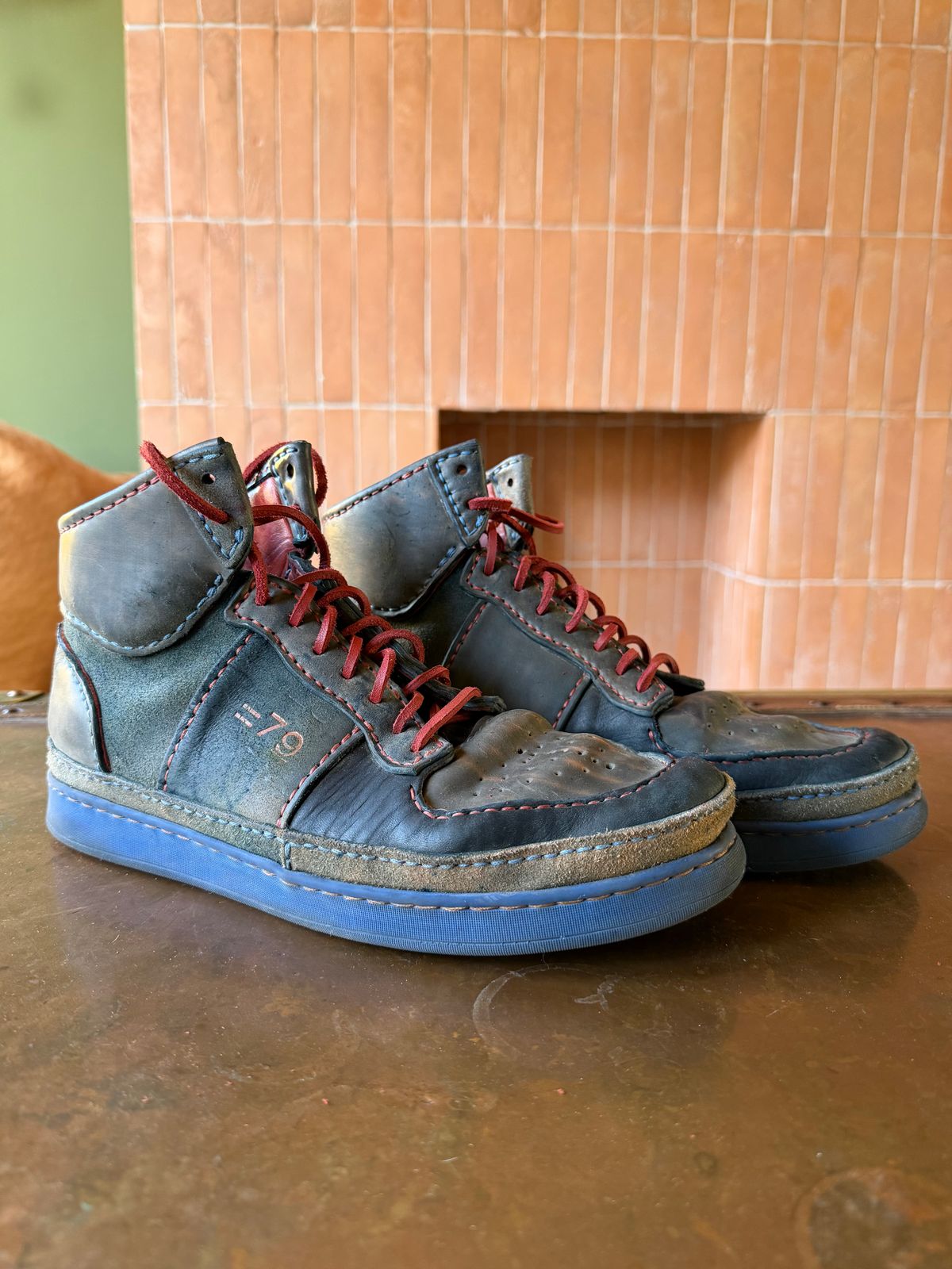 Photo by bricra1983 on December 4, 2025 of the Self-Made Hand Stitched Hi Top in Guidi Blue Reverse Horsebutt.
