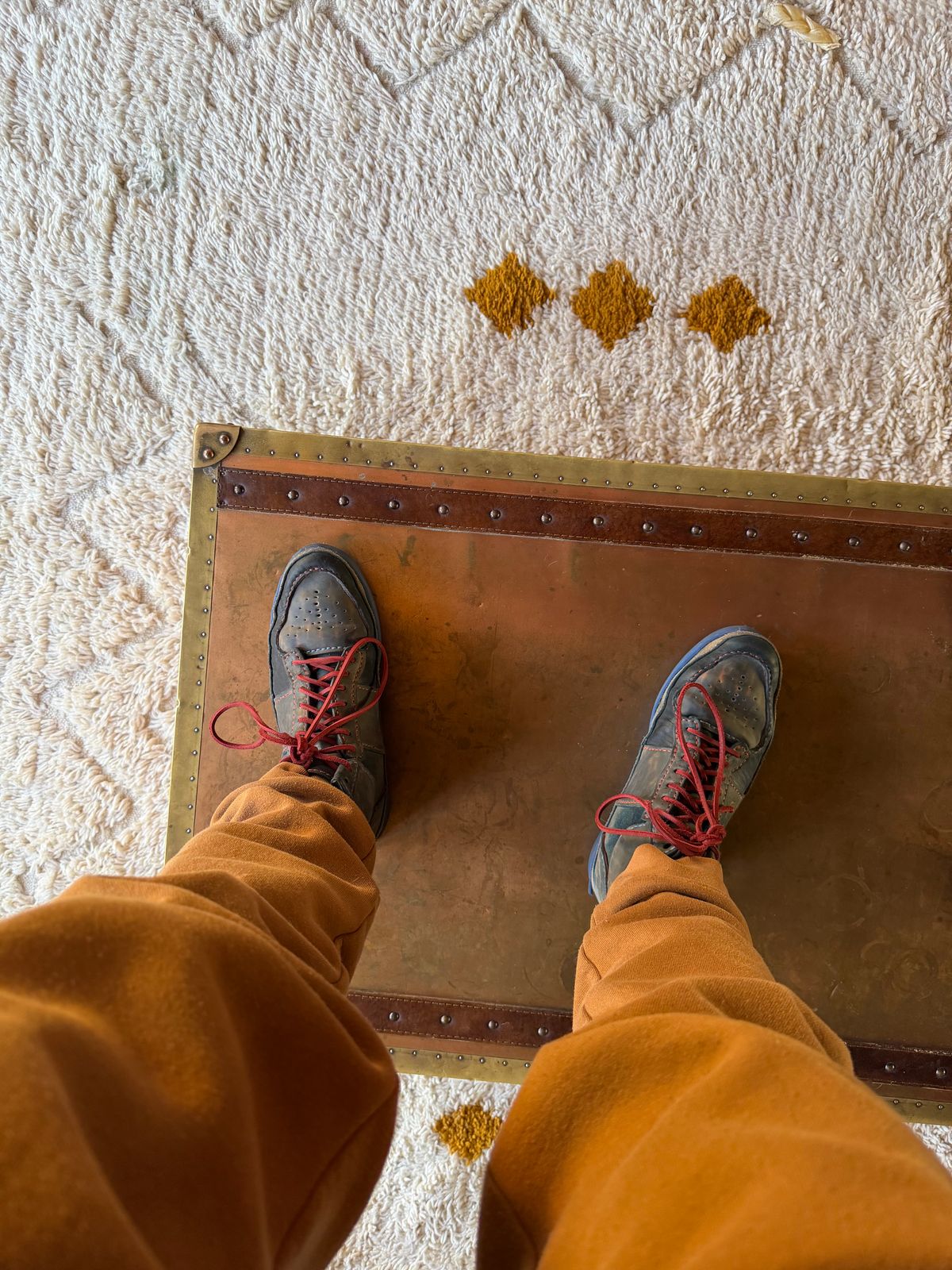 Photo by bricra1983 on December 4, 2025 of the Self-Made Hand Stitched Hi Top in Guidi Blue Reverse Horsebutt.