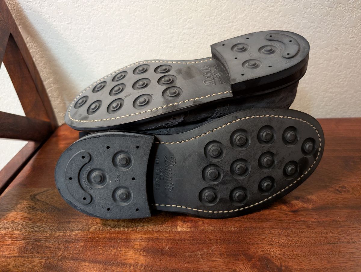 Photo by franklynne on February 11, 2025 of the Tricker's Stow Lightweight in C.F. Stead Winter Smoke Repello Suede.