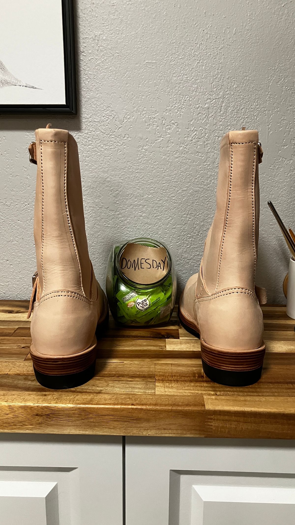 Photo by De4 on October 1, 2024 of the KIND 1930s Engineer Boots in Italian Veg-Tanned Leather.