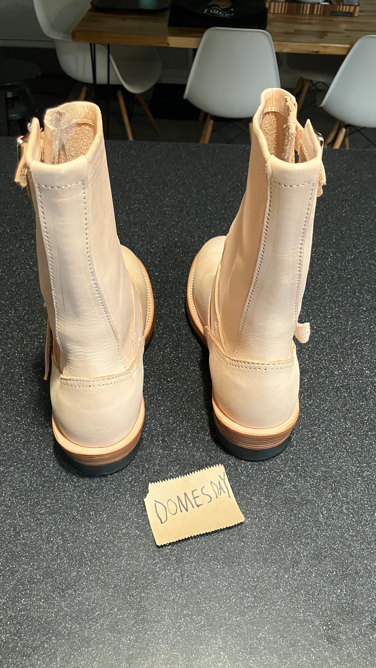 Photo by De4 on October 1, 2024 of the KIND 1930s Engineer Boots in Italian Veg-Tanned Leather.