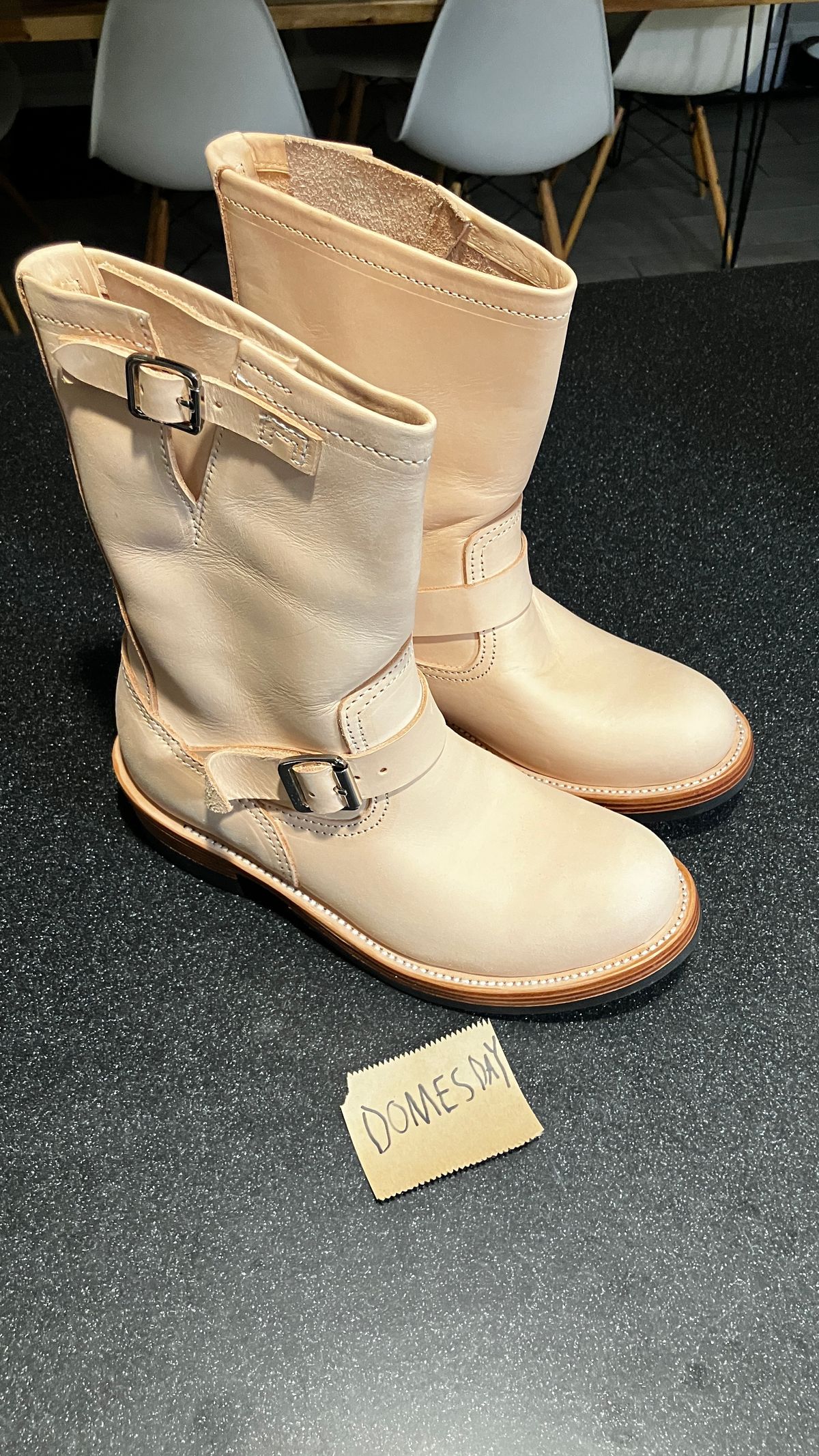 Photo by De4 on October 1, 2024 of the KIND 1930s Engineer Boots in Italian Veg-Tanned Leather.