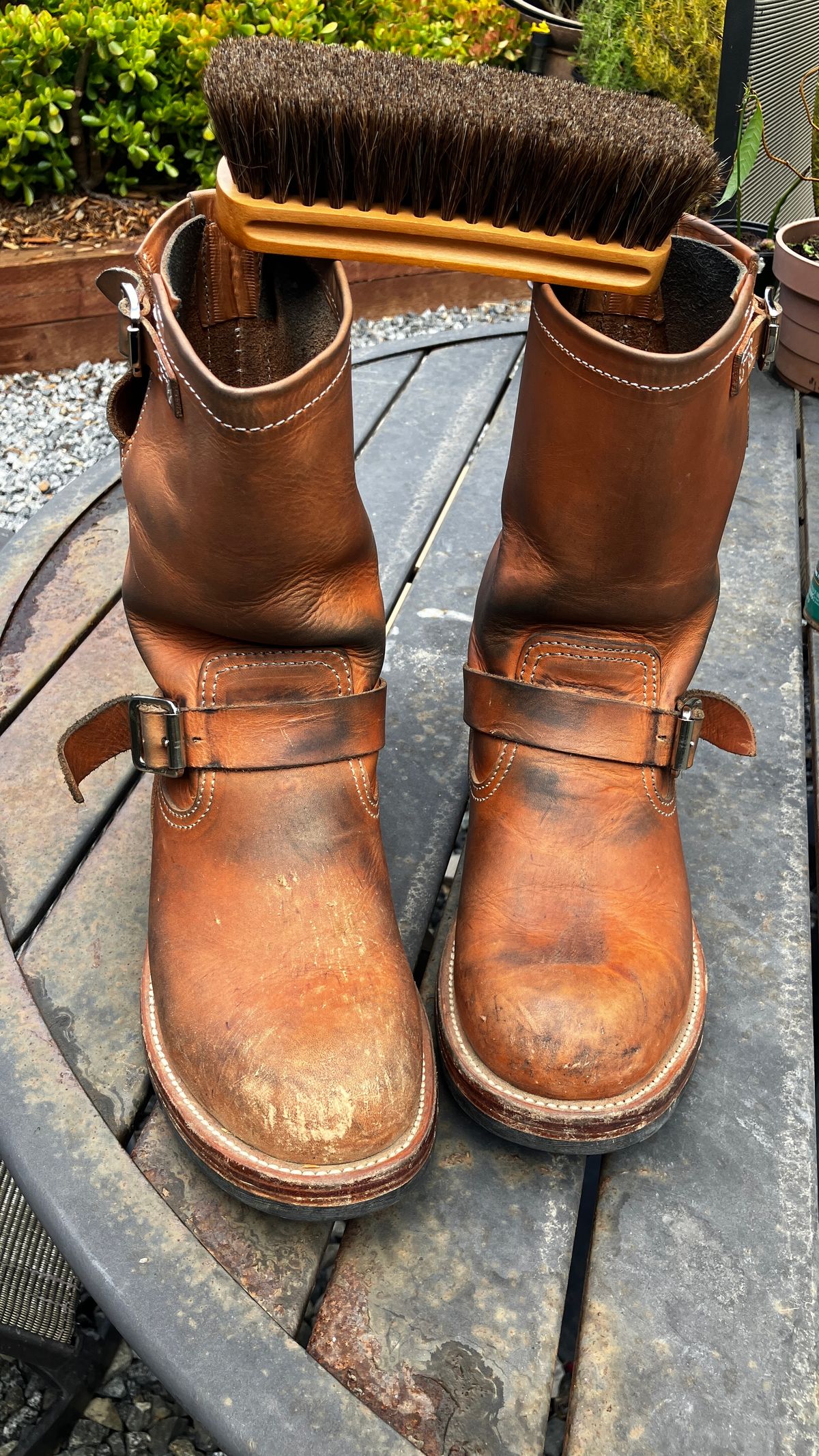 Photo by De4 on November 3, 2024 of the KIND 1930s Engineer Boots in Italian Veg-Tanned Leather.