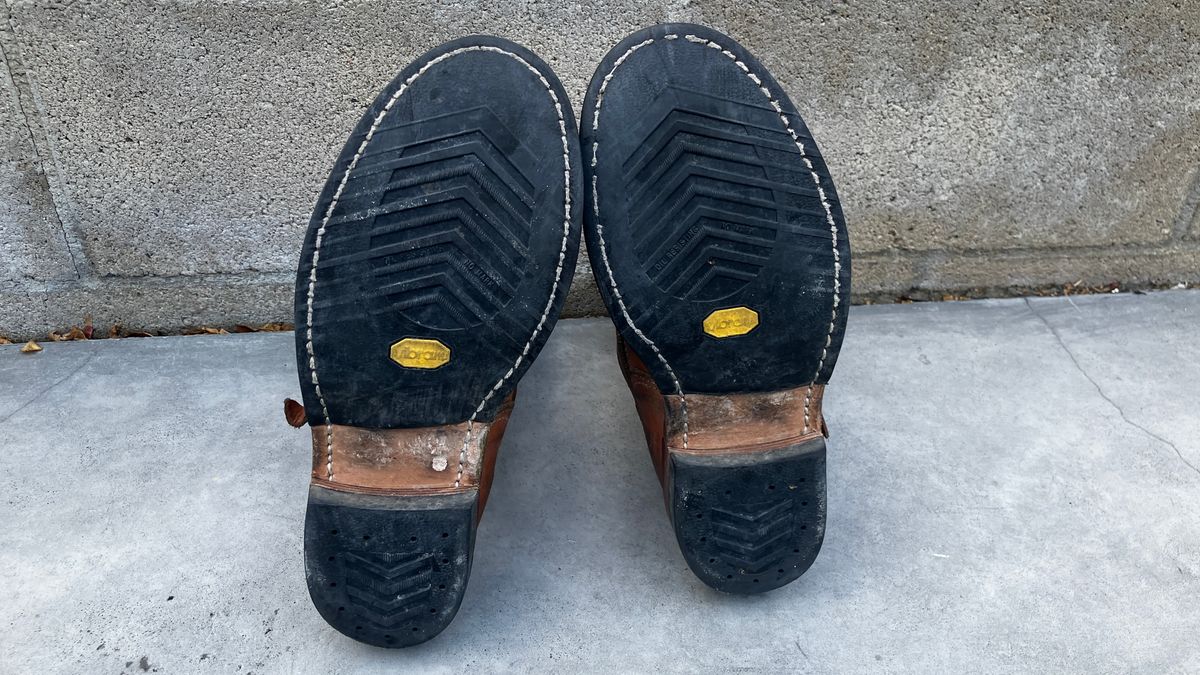 Photo by De4 on November 3, 2024 of the KIND 1930s Engineer Boots in Italian Veg-Tanned Leather.