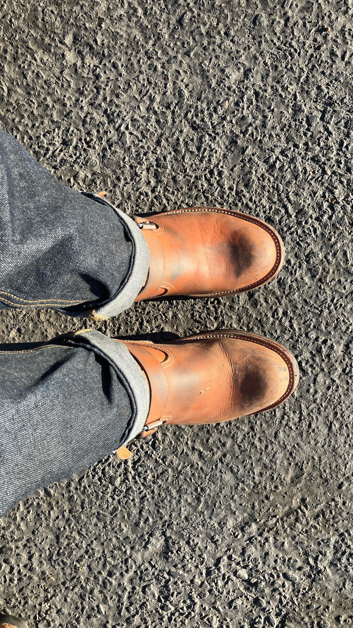 Photo by De4 on November 9, 2024 of the KIND 1930s Engineer Boots in Italian Veg-Tanned Leather.