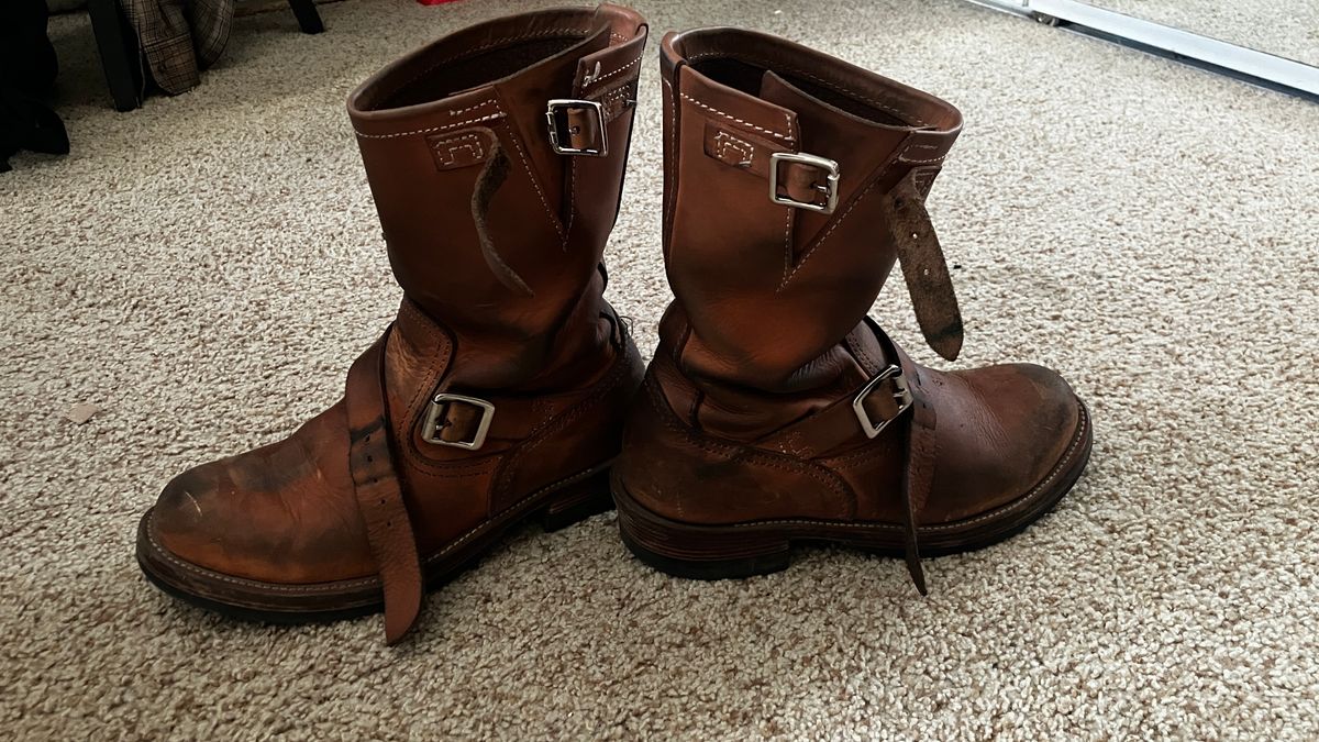 Photo by De4 on January 25, 2025 of the KIND 1930s Engineer Boots in Italian Veg-Tanned Leather.