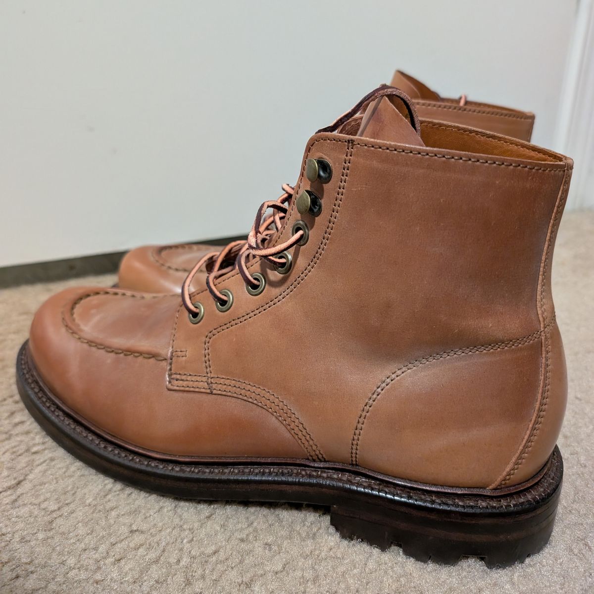 Photo by tyen10 on October 2, 2025 of the Grant Stone Brass Boot in Horween Honey Glazed Shell Cordovan.