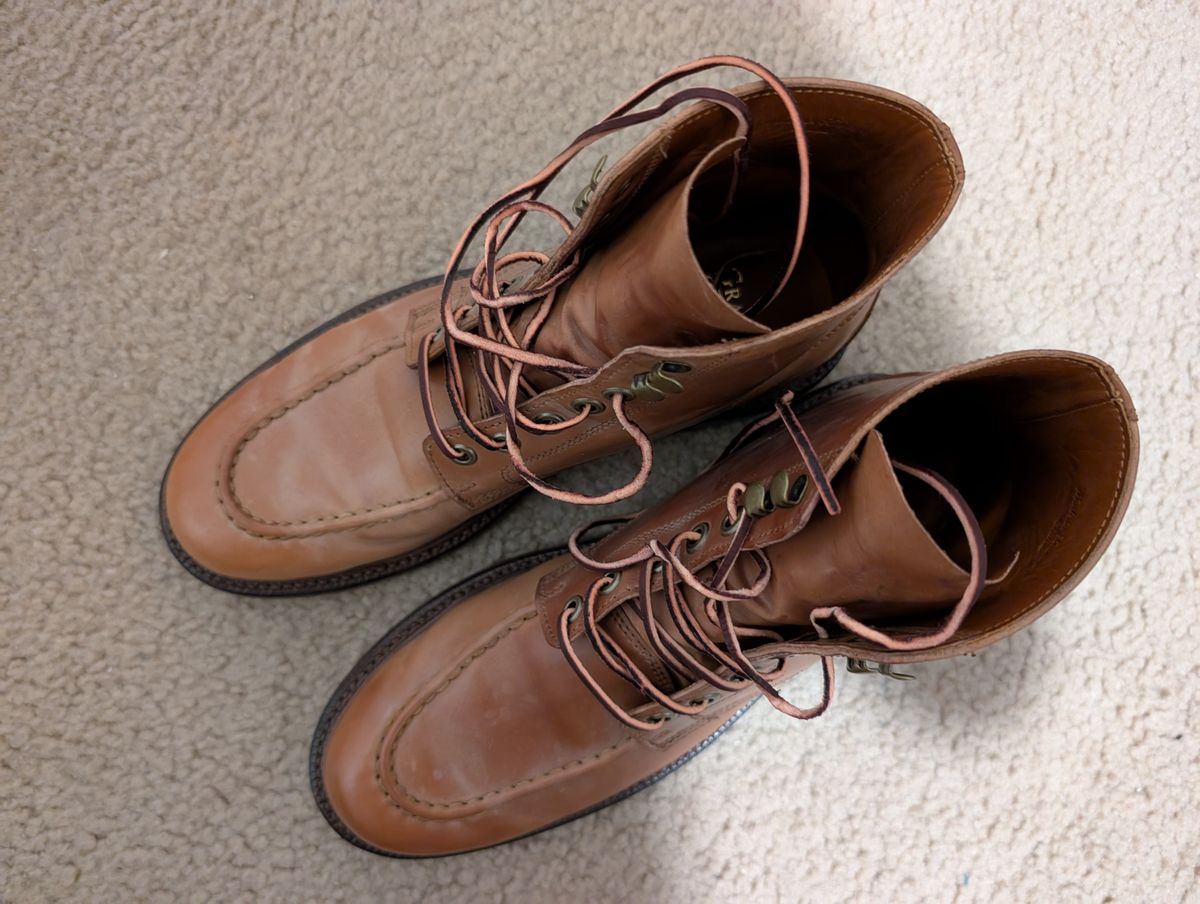 Photo by tyen10 on October 2, 2025 of the Grant Stone Brass Boot in Horween Honey Glazed Shell Cordovan.