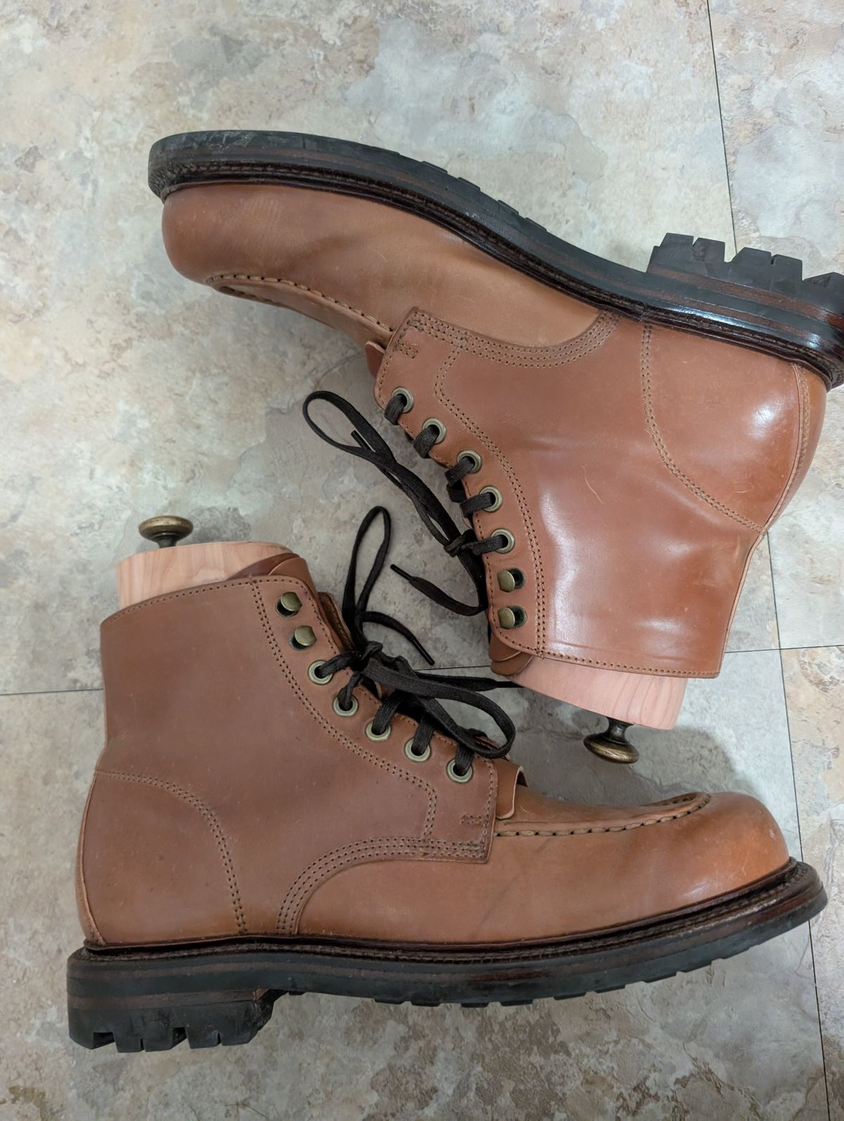 Photo by tyen10 on December 5, 2025 of the Grant Stone Brass Boot in Horween Honey Glazed Shell Cordovan.