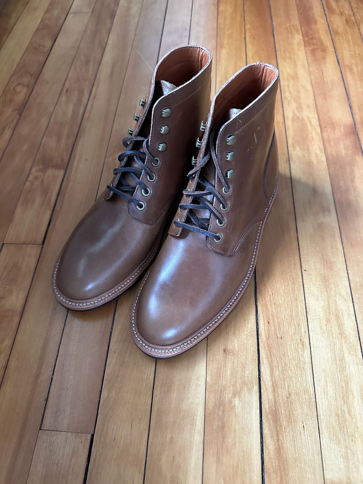 Photo by newenglandoldstyle on December 29, 2024 of the Grant Stone Diesel Boot in Horween Dune Chromexcel.