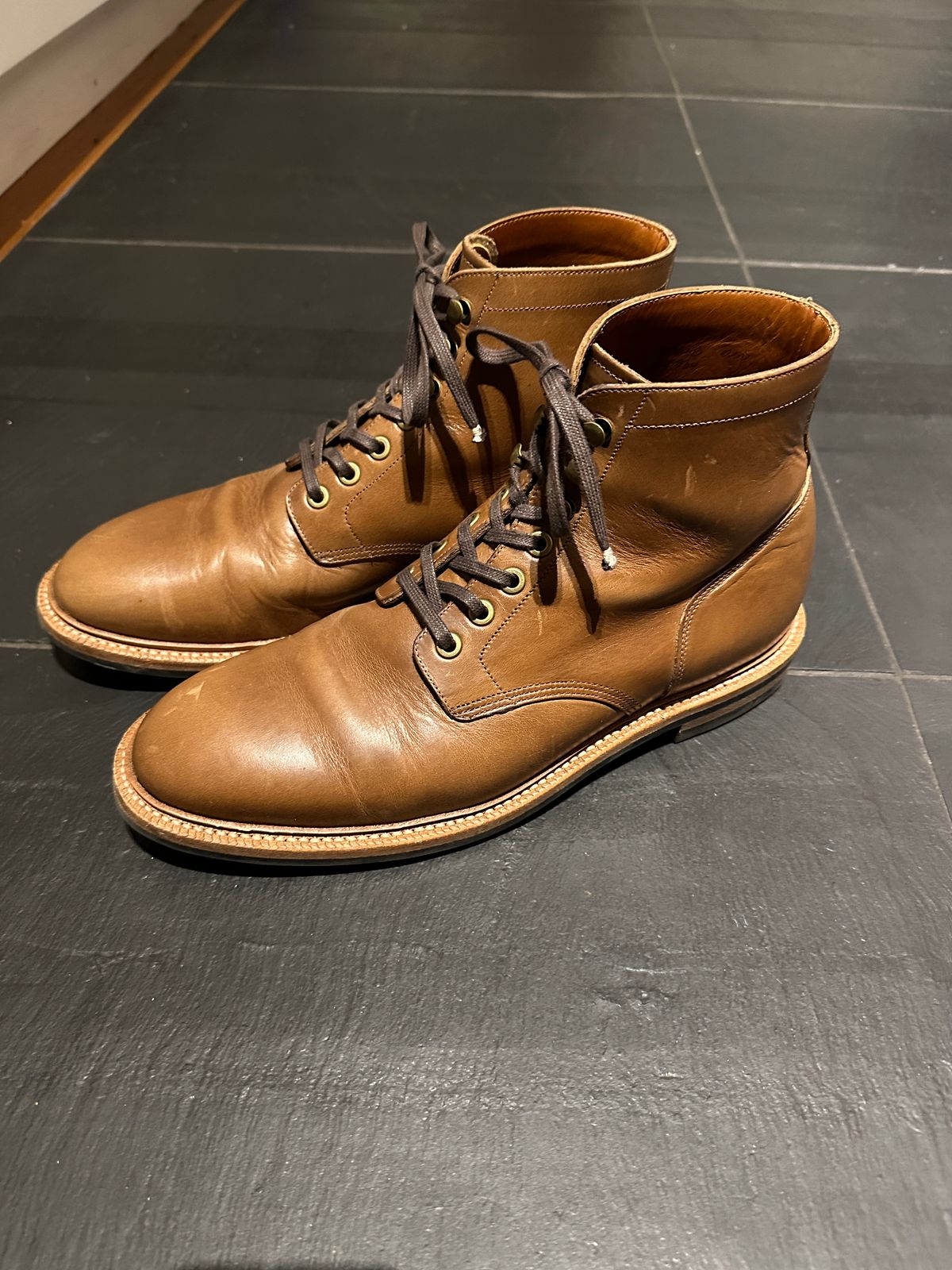 Photo by newenglandoldstyle on January 7, 2025 of the Grant Stone Diesel Boot in Horween Dune Chromexcel.