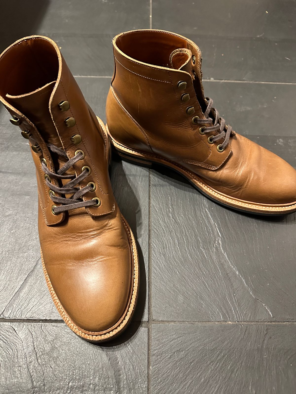 Photo by newenglandoldstyle on January 31, 2025 of the Grant Stone Diesel Boot in Horween Dune Chromexcel.