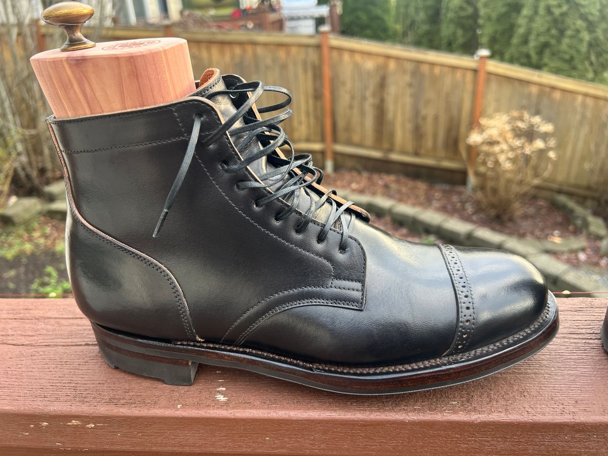 Photo by therealt20 on February 26, 2025 of the Viberg Service Boot BCT in Maryam Black Teacore Horsebutt.