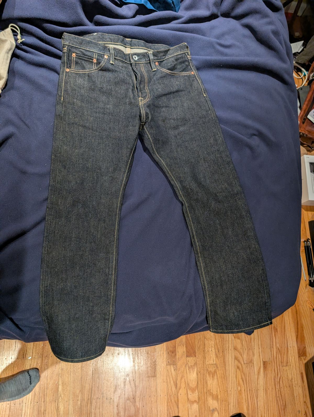 Photo by bladesandboots on May 8, 2025 of the Iron Heart IH-555S-21 in 21 Oz Indigo Denim.