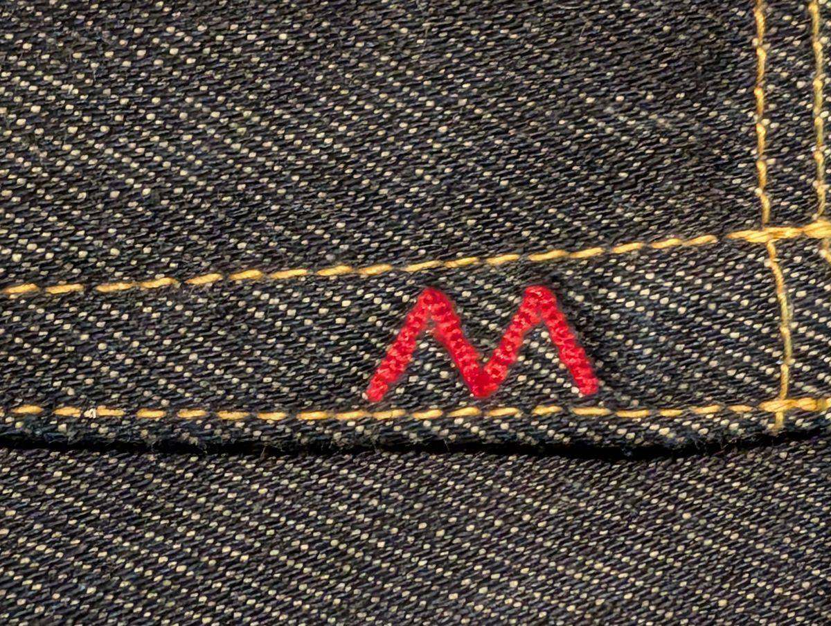 Photo by bladesandboots on May 8, 2025 of the Iron Heart IH-555S-21 in 21 Oz Indigo Denim.