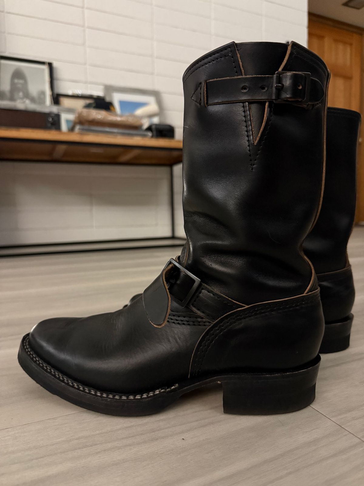 Photo by Kiihele13 on February 6, 2026 of the Wesco Mister Lou in Horween Black Chromexcel Horsehide.