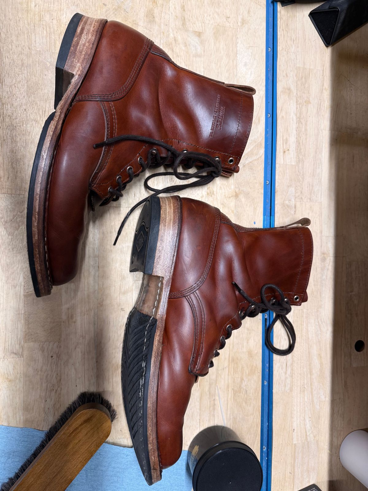 Photo by Shipwrx on February 6, 2026 of the White's Bounty Hunter in Wickett & Craig Tan Oiled Latigo.