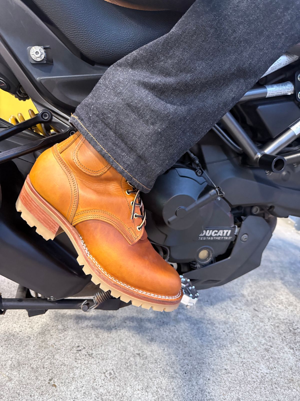 Photo by Shipwrx on January 22, 2026 of the Nicks MTO in Wickett & Craig Double Stuffed Mojave.